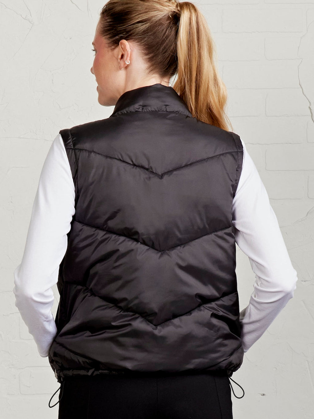 Chic Power Puffer Vest for Women in Recycled Nylon | Stylish Layering Gilet 2
