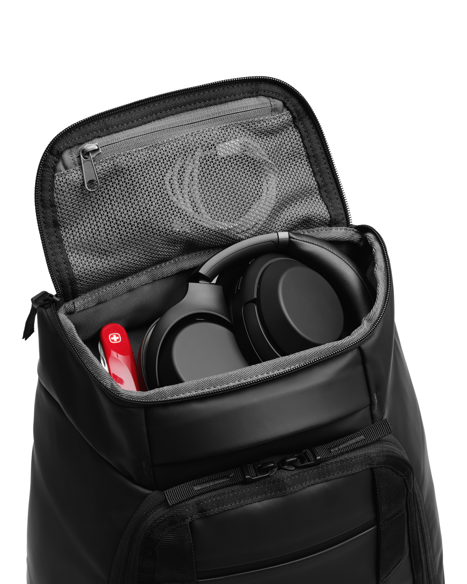 Hugger 30L Laptop Backpack in Black Out | Stylish and Ergonomic Everyday Carry 3