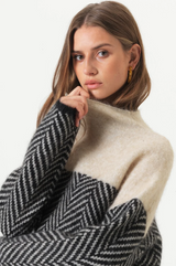 Eireann | Women’s Cashmere Chevron Turtleneck Sweater
